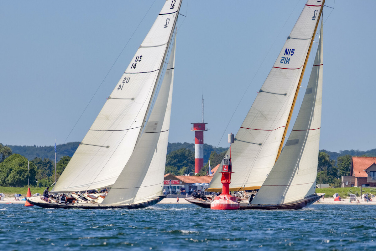 Inshore Regattasegeln vor dem Schausender Leuchtturm