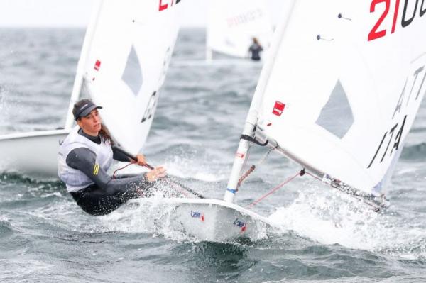 Mit dem Radial-Segel olympische Klasse bei den Frauen