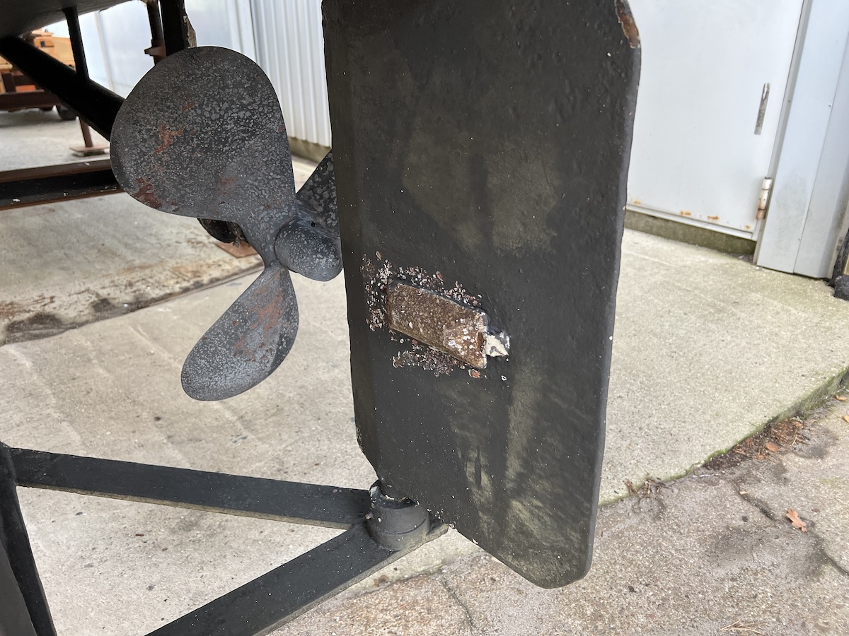 Anode am Ruderblatt eines Stahlschiffes