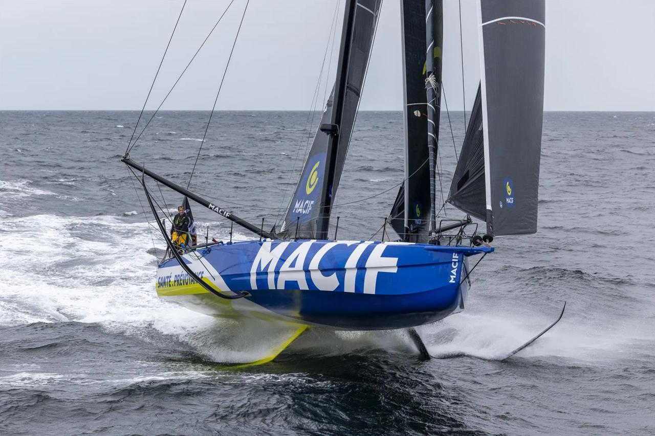 Charlie Dalin auf seinem Foil-IMOCA MACIF w&auml;hrend der Vend&eacute;e Globe 2024/25, bei der er den Rekord f&uuml;r Monorumpf-Einhand-Nonstop-Weltumseglungen brach &copy; MACIF/Vend&eacute;e Globe