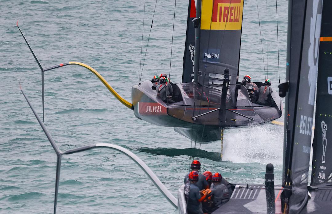 Mit perfekt profilierten Segeln bleiben die Boote in der Luft