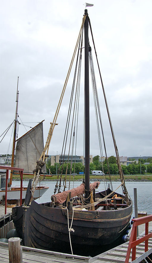 Knorr &copy; Islandmen, CC BY-SA 3.0, via Wikimedia Commons