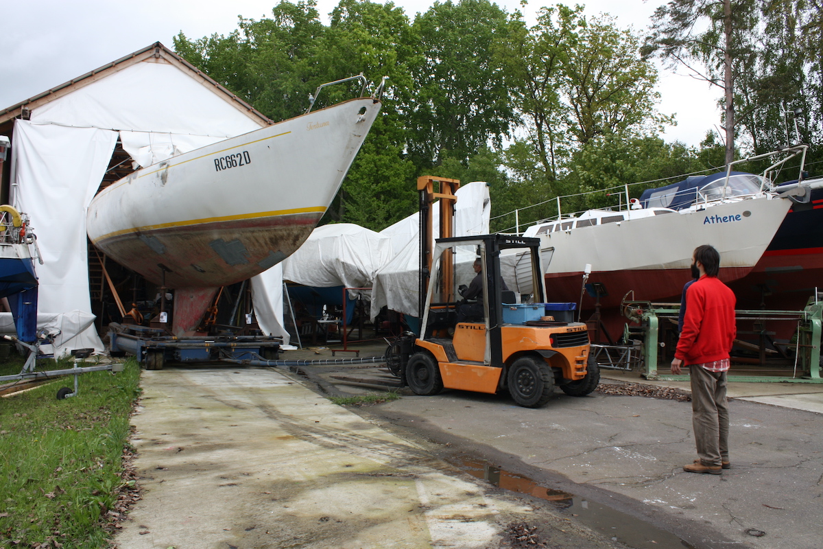 Im April 14 wird das Schiff aus der Halle gezogen