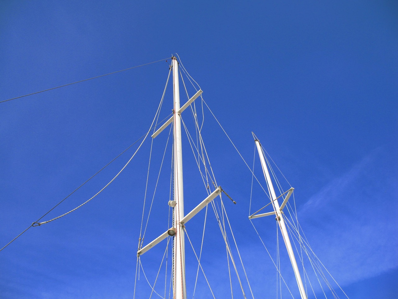 Der Zustand des stehenden Gutes ist entscheidend f&uuml;r Segelverhalten und Sicherheit &copy; pixabay