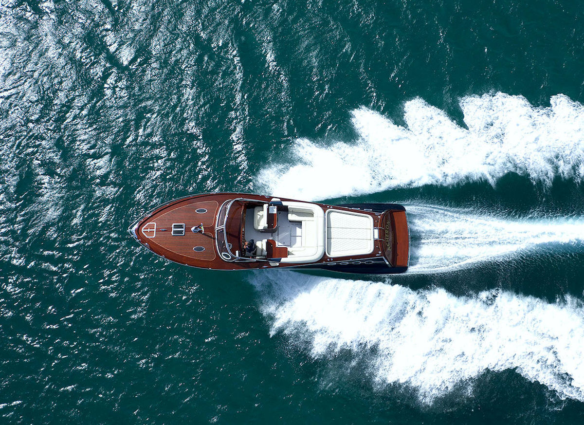 Das 42-Fuss-Modell Torpedo mit ausgekragtem Bug und kühnem Barrel Back