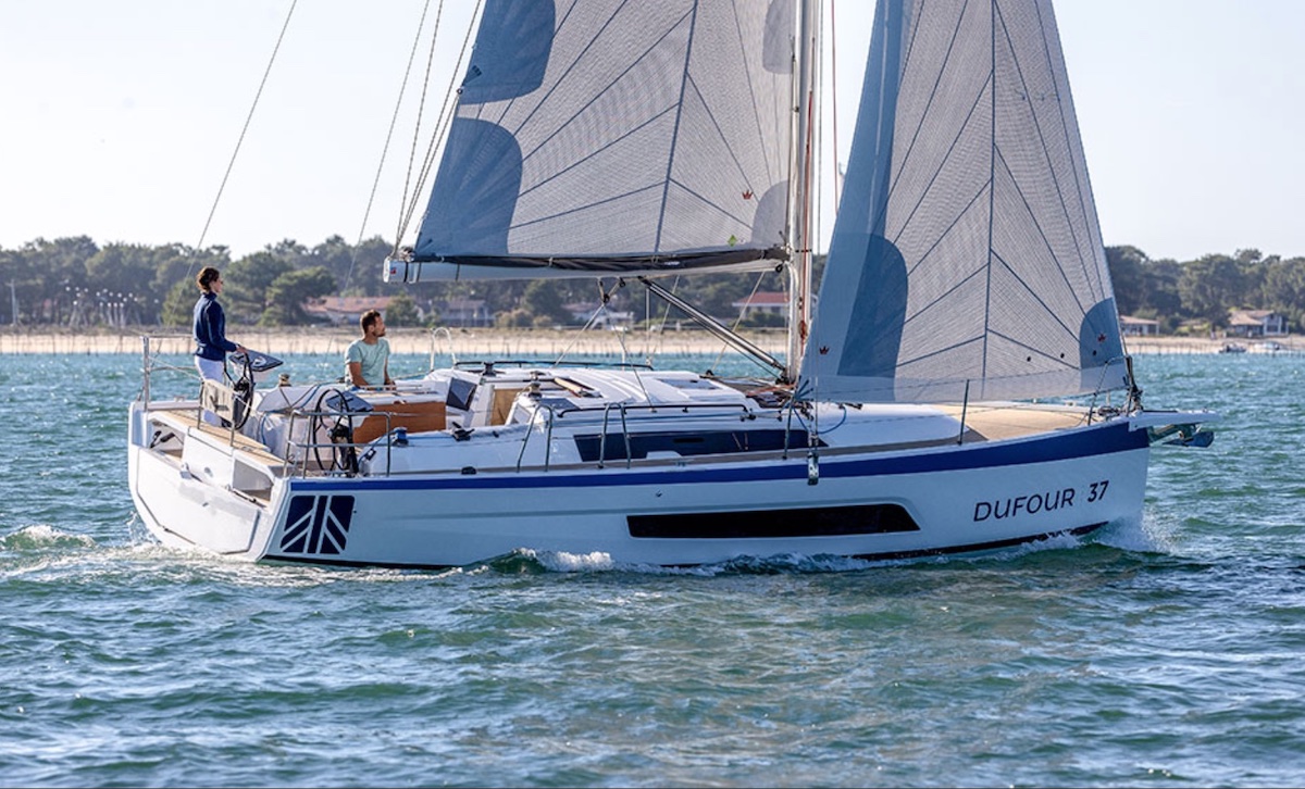 Die Dufour 37 ist insgesamt 35 Fuss, über Deck 32 Fuss lang