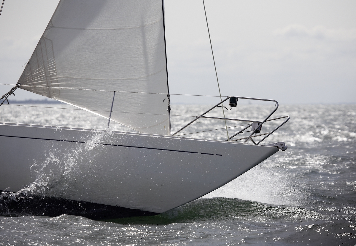 Diese 15 1/2 qm Sturmfock aus 450 Gramm Dacron am Profilstag zerrte mein Boot 4 Jahrzehnte durch dick und d&uuml;nn