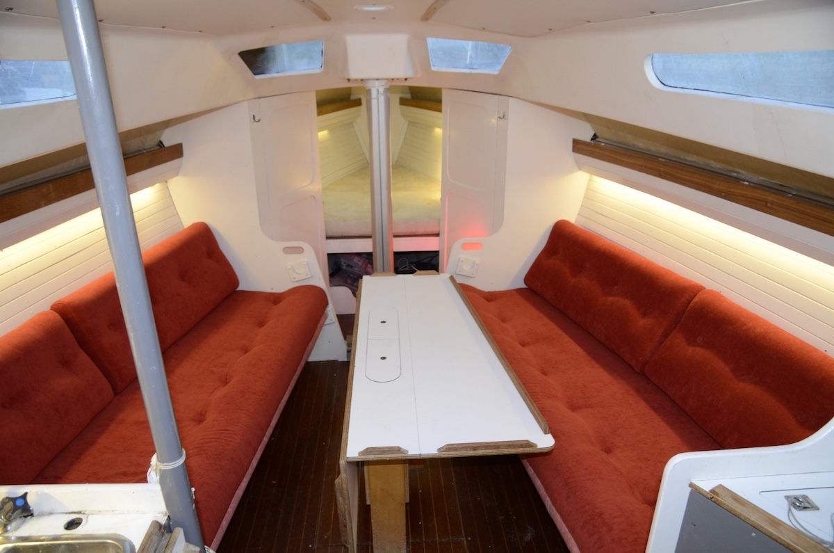 Blick in S&ouml;dergrens IKEA-Boot mit einem leichten und variablen Innenausbau