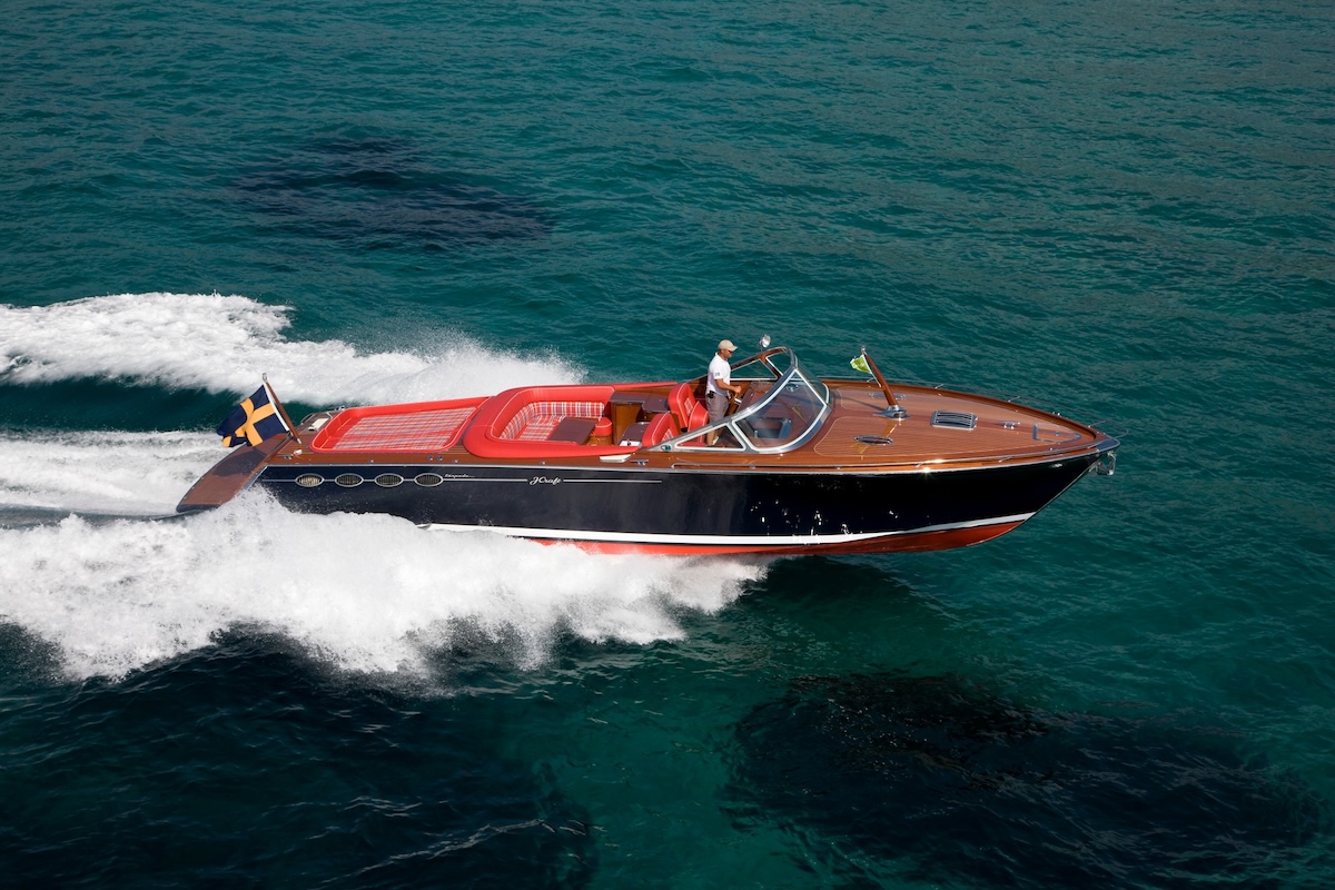 Der J-Craft Gleiter ist von den Riva-Runabouts inspiriert
