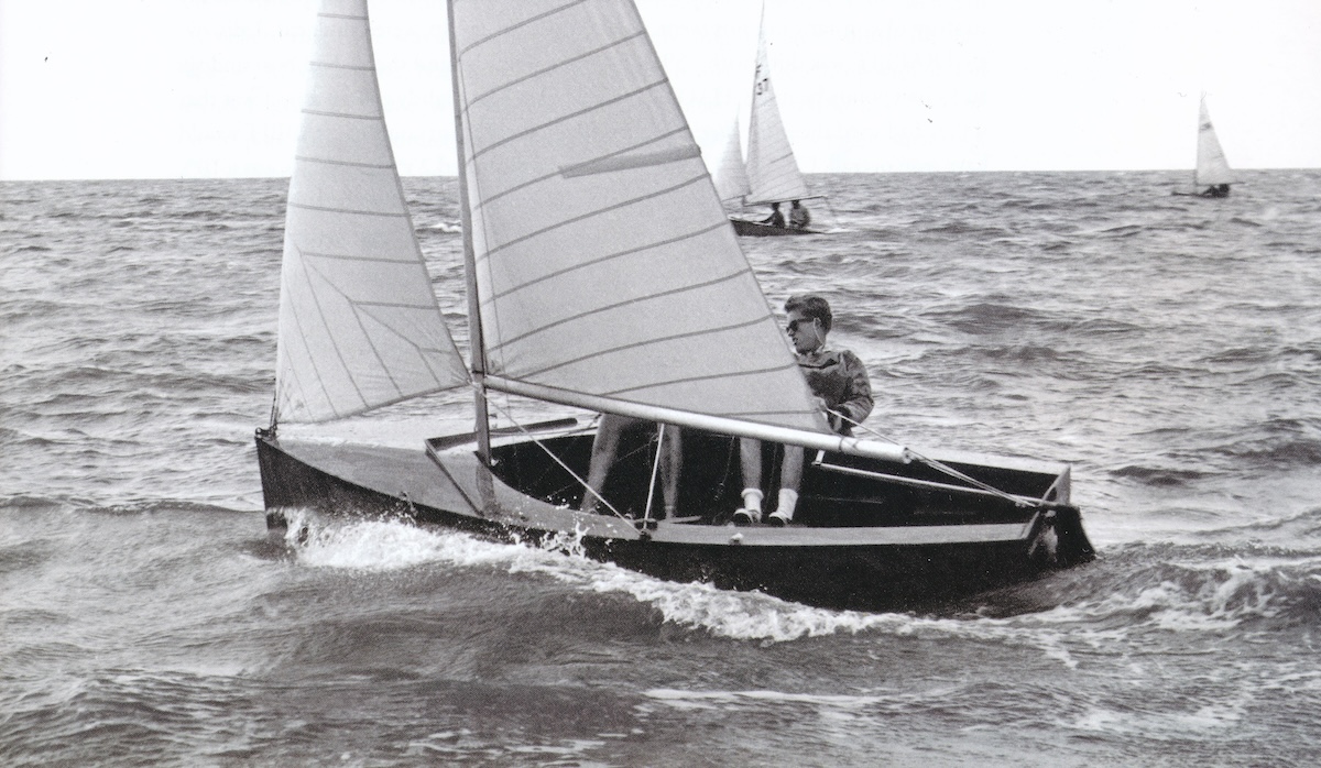 Carter im Einklang mit seinem Flying Fifteen