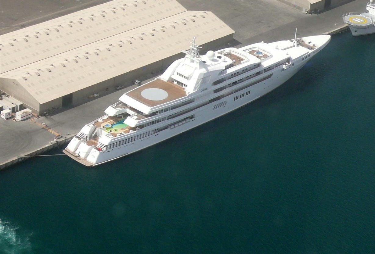 Die viertgr&ouml;&szlig;te Yacht der Welt namens &laquo;Dubai&raquo; mit gro&szlig;em Hubschrauberlandeplatz
