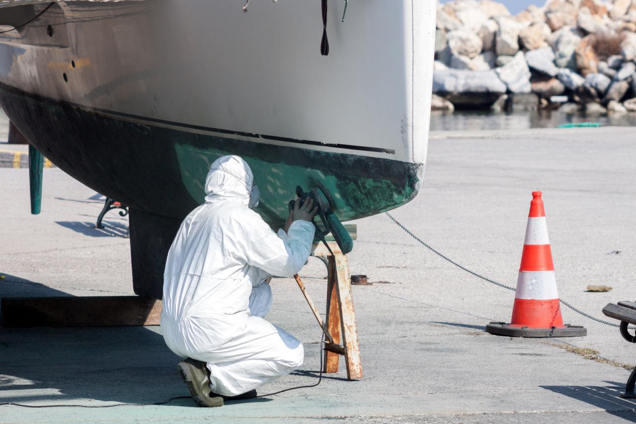 Antifoulingentfernung II: Schleifen